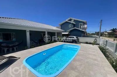 Casa com 3 quartos à venda na rua professora clotilde silveira juttel, 6541, pinheira, palhoça, 408 m2 por r$ 980.000