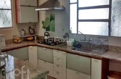 Casa com 4 quartos à venda na rua doutor selbach, 196, nossa senhora das graças, canoas, 192 m2 por r$ 650.000