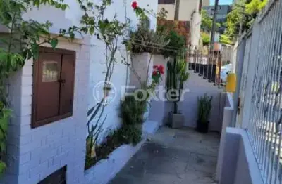 Casa com 2 quartos à venda na rua josé madrid, 59, jardim carvalho, porto alegre, 110 m2 por r$ 160.000