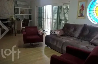 Casa com 4 quartos à venda na rua canto e melo, 34, nonoai, porto alegre, 237 m2 por r$ 799.900