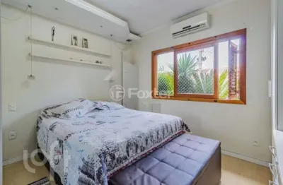 Casa com 3 quartos à venda na rua juarez cardoso evaldt, 149, parque da matriz, cachoeirinha, 200 m2 por r$ 689.000