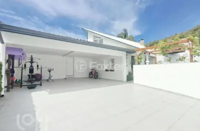 Casa com 4 quartos à venda na rua jornalista lázaro bartolomeu, 53, centro, florianópolis, 294 m2 por r$ 3.000.000