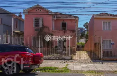 Casa com 4 quartos à venda na rua doutor oscar bittencourt, 431, menino deus, porto alegre, 109 m2 por r$ 800.000