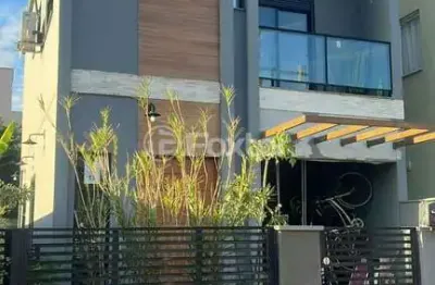 Casa com 3 quartos à venda na Servidão Venâncio Bernardino das Chagas, 1, Rio Tavares, Florianópolis, 115 m2 por R$ 980.000