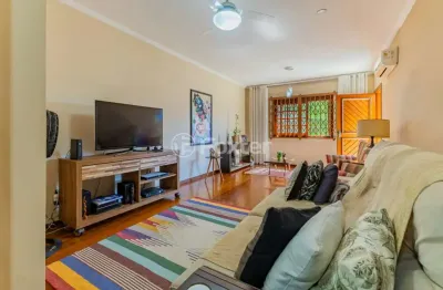 Casa com 3 quartos à venda na rua marista, 120, vila joão pessoa, porto alegre, 1640 m2 por r$ 1.200.000