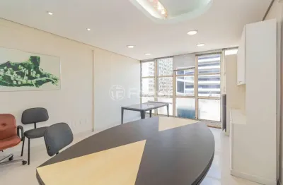 Sala comercial com 1 sala à venda na praça dom feliciano, 78, centro histórico, porto alegre, 35 m2 por r$ 150.000