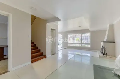 Casa com 5 quartos à venda na estrada vila maria, 173, cavalhada, porto alegre, 250 m2 por r$ 715.000