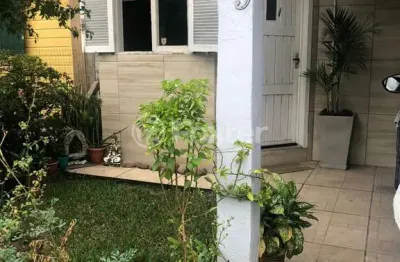 Casa com 2 quartos à venda na rua seis mil e vinte e sete, 39, lomba do pinheiro, porto alegre, 75 m2 por r$ 254.400