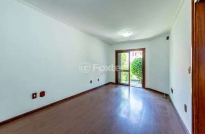 Casa em condomínio fechado com 3 quartos à venda na avenida eduardo prado, 695, cavalhada, porto alegre, 125 m2 por r$ 700.000