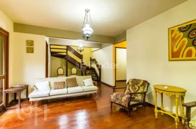 Casa com 3 quartos à venda na rua doutor armando barbedo, 133, tristeza, porto alegre, 219 m2 por r$ 1.170.000