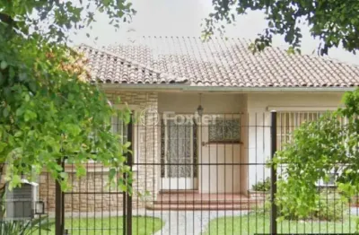 Casa com 4 quartos à venda na rua eça de queiroz, 843, petrópolis, porto alegre, 600 m2 por r$ 1.800.000