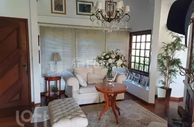 Casa com 3 quartos à venda na rua teixeira de carvalho, 200, medianeira, porto alegre, 301 m2 por r$ 1.350.000