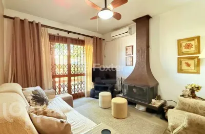 Casa com 4 quartos à venda na rua doutor derly monteiro, 635, jardim itu sabará, porto alegre, 301 m2 por r$ 1.600.000