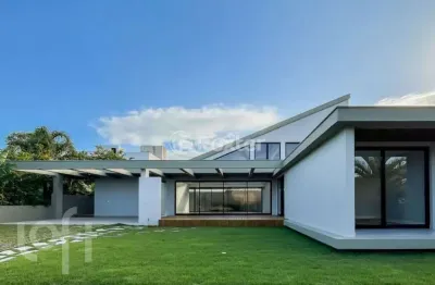 Casa em condomínio fechado com 3 quartos à venda na rua reverendo gelson dos santos castro, 632, rio tavares, florianópolis, 365 m2 por r$ 4.200.000