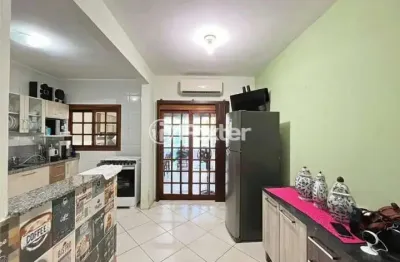 Casa com 3 quartos à venda na rua moacyr godoy ilha, 130, espírito santo, porto alegre, 155 m2 por r$ 590.000