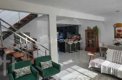 Casa com 4 quartos à venda na rua nestor josé nitschke, 181, guarujá, porto alegre, 180 m2 por r$ 1.100.000