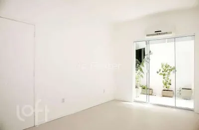 Apartamento com 2 quartos à venda na avenida coronel lucas de oliveira, 1505, bela vista, porto alegre, 50 m2 por r$ 330.000