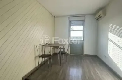 Apartamento com 2 quartos à venda na rua professor joão de souza ribeiro, 859, humaitá, porto alegre, 58 m2 por r$ 240.000