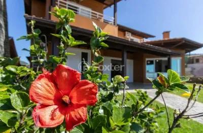 Casa com 8 quartos à venda na rua lúcia helena schramm, 101, armação do pântano do sul, florianópolis, 316 m2 por r$ 4.800.000
