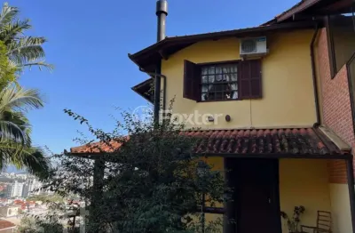 Casa com 4 quartos à venda na servidão honorato manoel alexandre, 151, itacorubi, florianópolis, 237 m2 por r$ 1.850.000