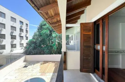 Casa com 4 quartos à venda na Rua Dona Adda Mascarenhas de Moraes, 1155, Jardim Itu Sabará, Porto Alegre, 286 m2 por R$ 1.299.000