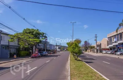 Casa com 3 quartos à venda na avenida juca batista, 460, cavalhada, porto alegre, 400 m2 por r$ 750.000