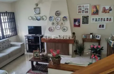 Casa com 3 quartos à venda na rua professora thereza noronha, 60, espírito santo, porto alegre, 163 m2 por r$ 750.000