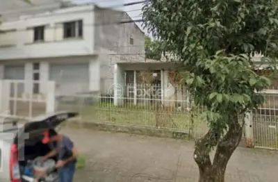 Casa com 3 quartos à venda na rua dezessete de junho, 435, menino deus, porto alegre, 660 m2 por r$ 1.990.000