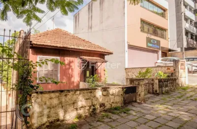 Casa com 3 quartos à venda na rua comendador rheingantz, 61, auxiliadora, porto alegre, 296 m2 por r$ 900.000