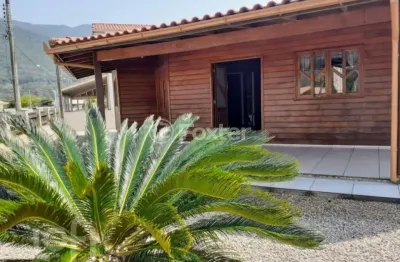 Casa com 2 quartos à venda na praça quinze de novembro, 300, centro, palhoça, 110 m2 por r$ 580.000