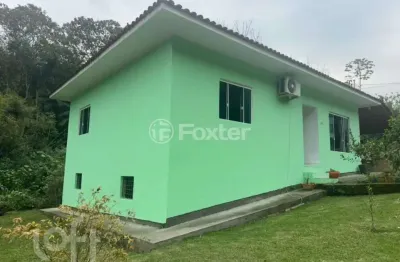 Casa com 2 quartos à venda na rua rogério coelho, 66, alto aririu, palhoça, 403 m2 por r$ 750.000