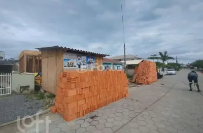Casa com 3 quartos à venda na rua professora clotilde silveira juttel, 264, pinheira, palhoça, 154 m2 por r$ 1.000.000