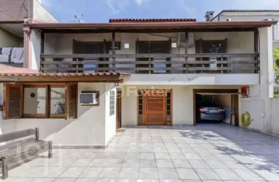 Casa com 3 quartos à venda na rua paulo blaschke, 675, jardim itu sabará, porto alegre, 240 m2 por r$ 1.260.000