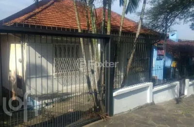 Casa com 3 quartos à venda na rua sacadura cabral, 260, petrópolis, porto alegre, 200 m2 por r$ 900.000