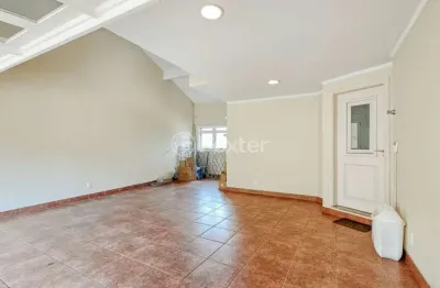 Casa com 4 quartos à venda na rua deputado astério de mello, 415, teresópolis, porto alegre, 372 m2 por r$ 1.720.000