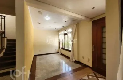 Casa com 4 quartos à venda na rua tupanciretã, 34, passo da areia, porto alegre, 365 m2 por r$ 949.000