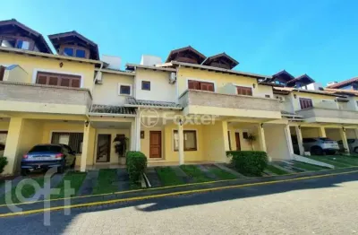 Casa em condomínio fechado com 3 quartos à venda na avenida eduardo prado, 1954, cavalhada, porto alegre, 192 m2 por r$ 999.000