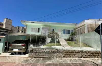 Casa com 4 quartos à venda na Rua Comandante José Ricardo Nunes, 112, Capoeiras, Florianópolis, 185 m2 por R$ 1.200.000