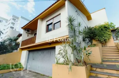 Casa com 4 quartos à venda na rua mali, 881, vila ipiranga, porto alegre, 312 m2 por r$ 680.000
