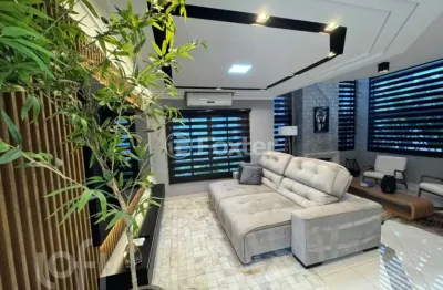 Casa com 3 quartos à venda na Rua Zulmira Rodrigues da Silva, 300, Parque da Matriz, Cachoeirinha, 248 m2 por R$ 1.500.000