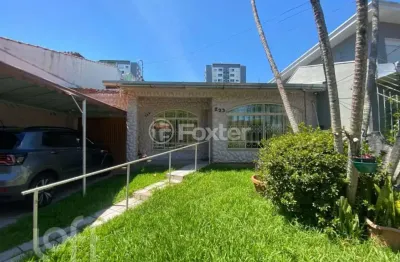 Casa com 3 quartos à venda na rua doutor affonso sanmartin, 233, jardim do salso, porto alegre, 180 m2 por r$ 650.000