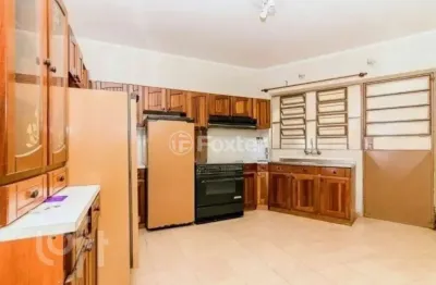 Casa com 4 quartos à venda na Rua Josefa Barreto, 105, Passo das Pedras, Porto Alegre, 250 m2 por R$ 500.000