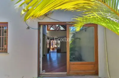 Casa com 5 quartos à venda na Avenida Jacuí, 1379, Cristal, Porto Alegre, 280 m2 por R$ 850.000