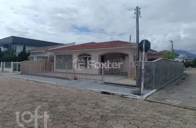Casa com 3 quartos à venda na Rua Prefeito Otávio Zacchi, 220, Centro, Palhoça, 164 m2 por R$ 950.000