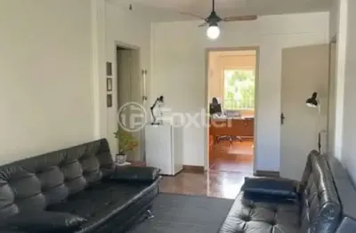 Casa com 3 quartos à venda na Rua Xavier da Cunha, 591, Nonoai, Porto Alegre, 239 m2 por R$ 750.000