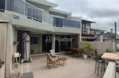 Casa com 3 quartos à venda na Rua Arcanjo Cândido da Silva, 1811, Praia de Fora, Palhoça, 204 m2 por R$ 2.400.000