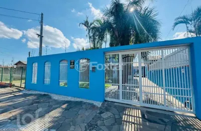 Casa com 3 quartos à venda na Rua Camaqua, 370, Mathias Velho, Canoas, 200 m2 por R$ 790.000