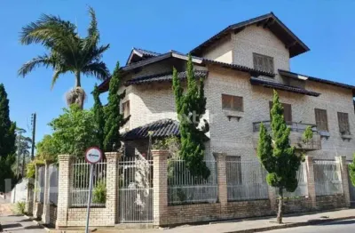Casa com 3 quartos à venda na Rua Doutor Décio Martins Costa, 530, Vila Eunice Nova, Cachoeirinha, 394 m2 por R$ 1.299.000