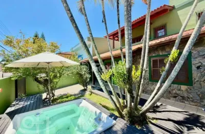 Casa com 4 quartos à venda na Rua João Luiz da Silva Brito, 320, Canasvieiras, Florianópolis, 127 m2 por R$ 1.800.000