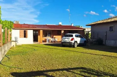 Casa com 3 quartos à venda na Rua Pérolas, 262, Centro, Xangri-Lá, 115 m2 por R$ 700.000